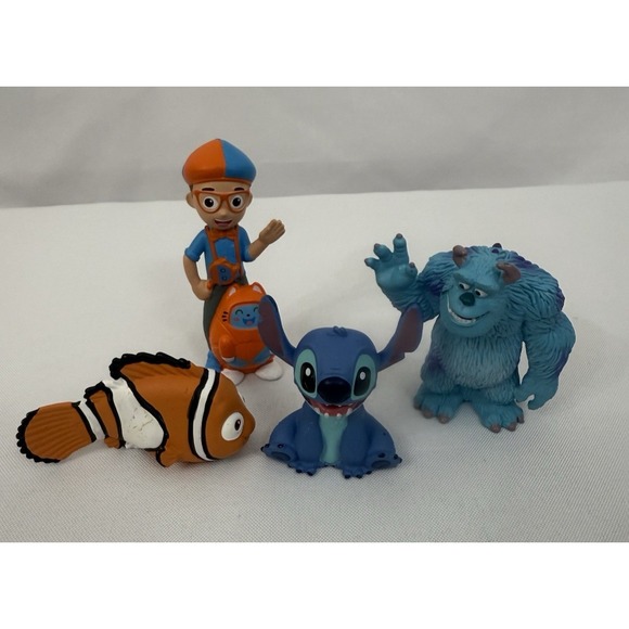 Pink Toniebox Bundle With 16 Tonies Charger and Carrying Case - Picture 10 of 12